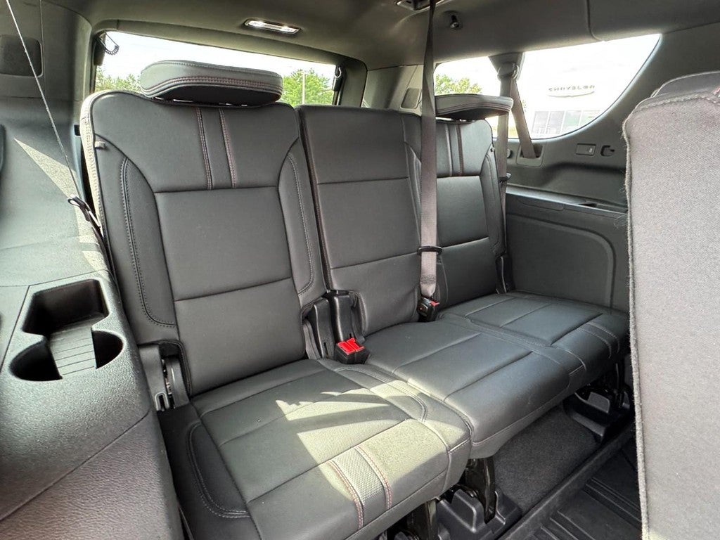 2025 Chevrolet Suburban RST