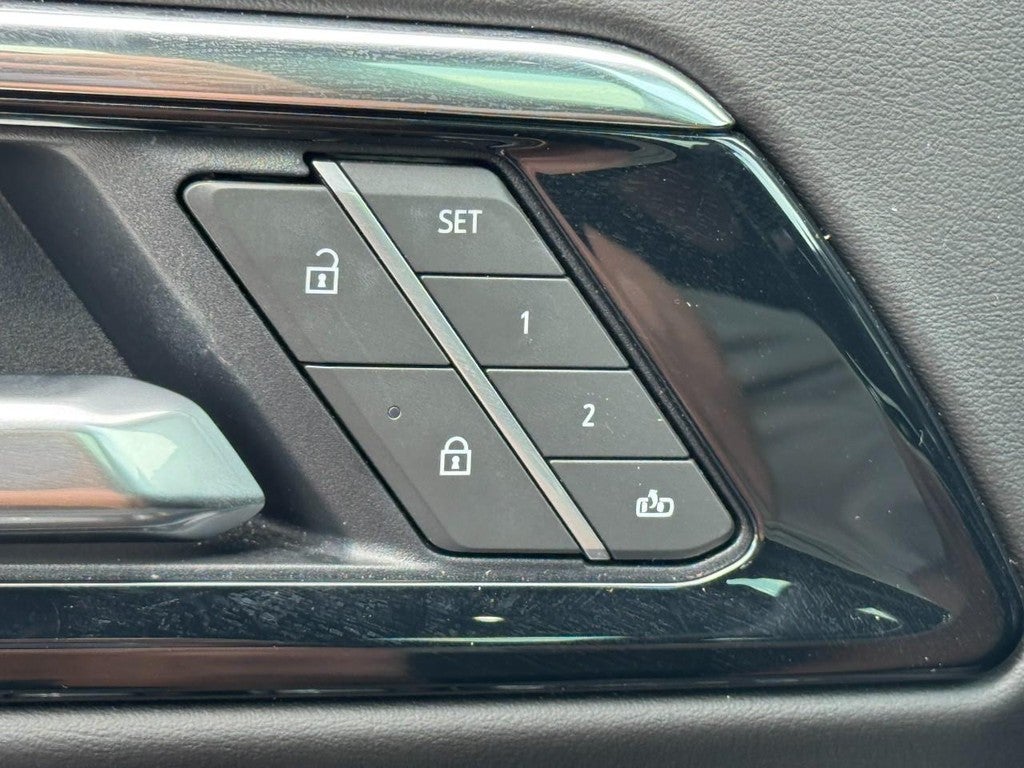 2025 Chevrolet Suburban RST