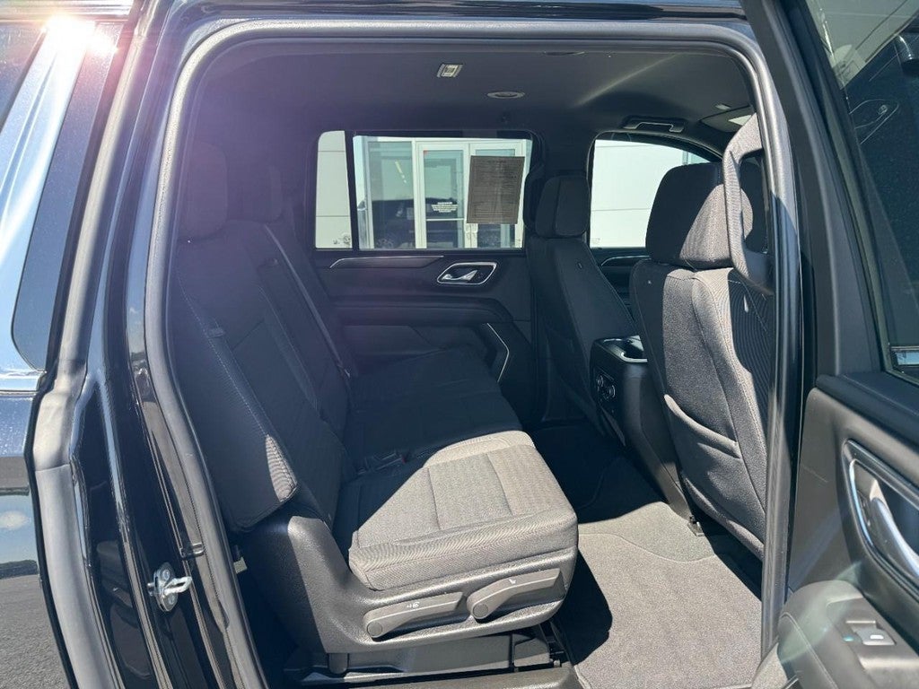 2024 Chevrolet Suburban LS