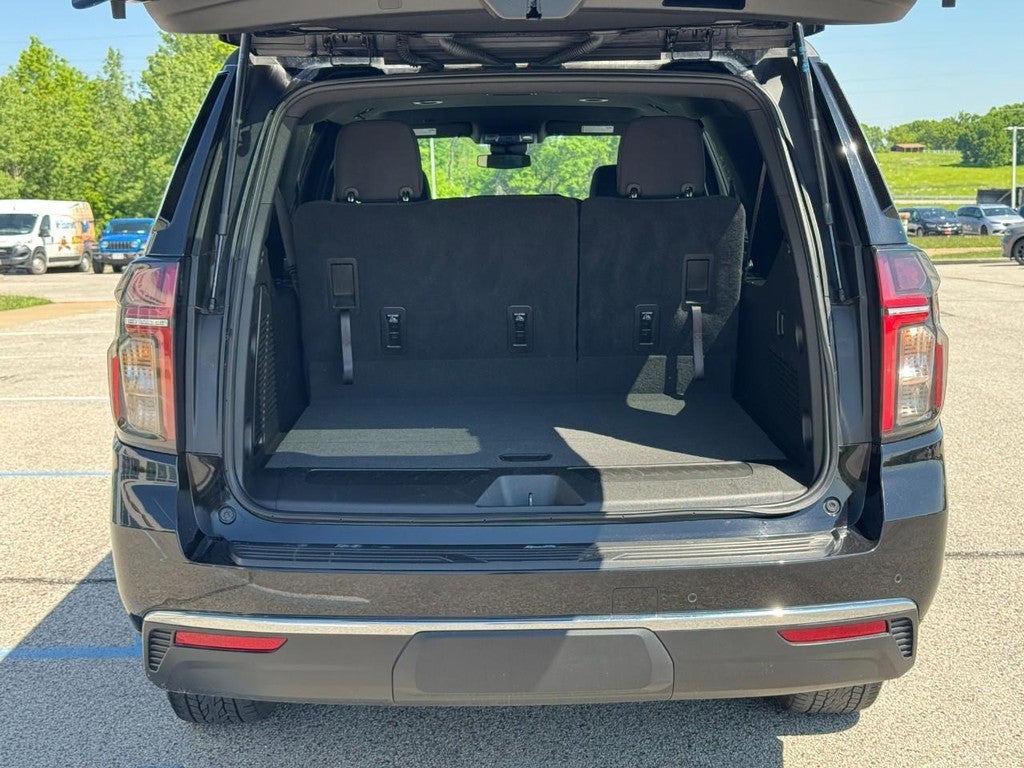 2024 Chevrolet Suburban LS