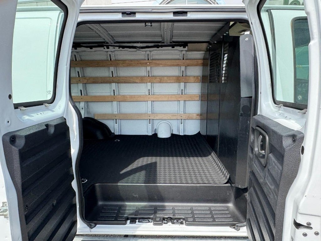 2025 GMC Savana 2500 Work Van