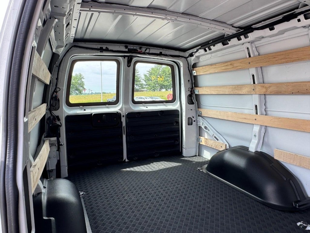 2025 GMC Savana 2500 Work Van