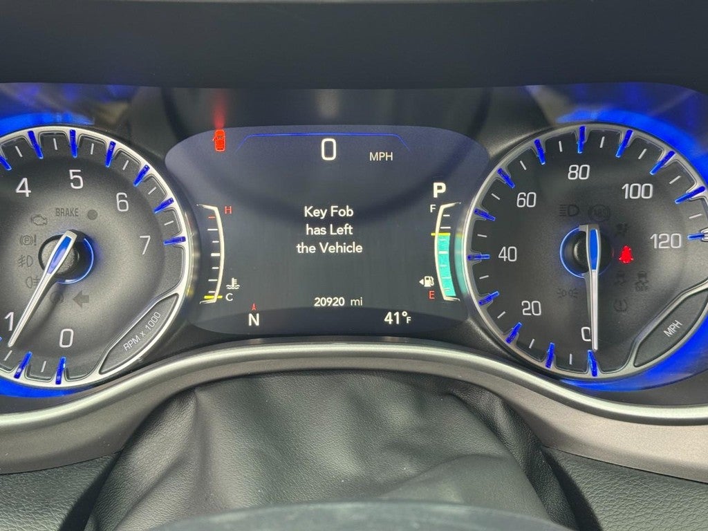 2025 Chrysler Pacifica Select