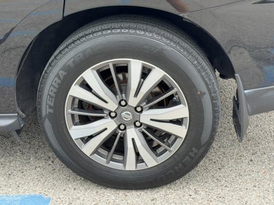 2017 Nissan Pathfinder SL