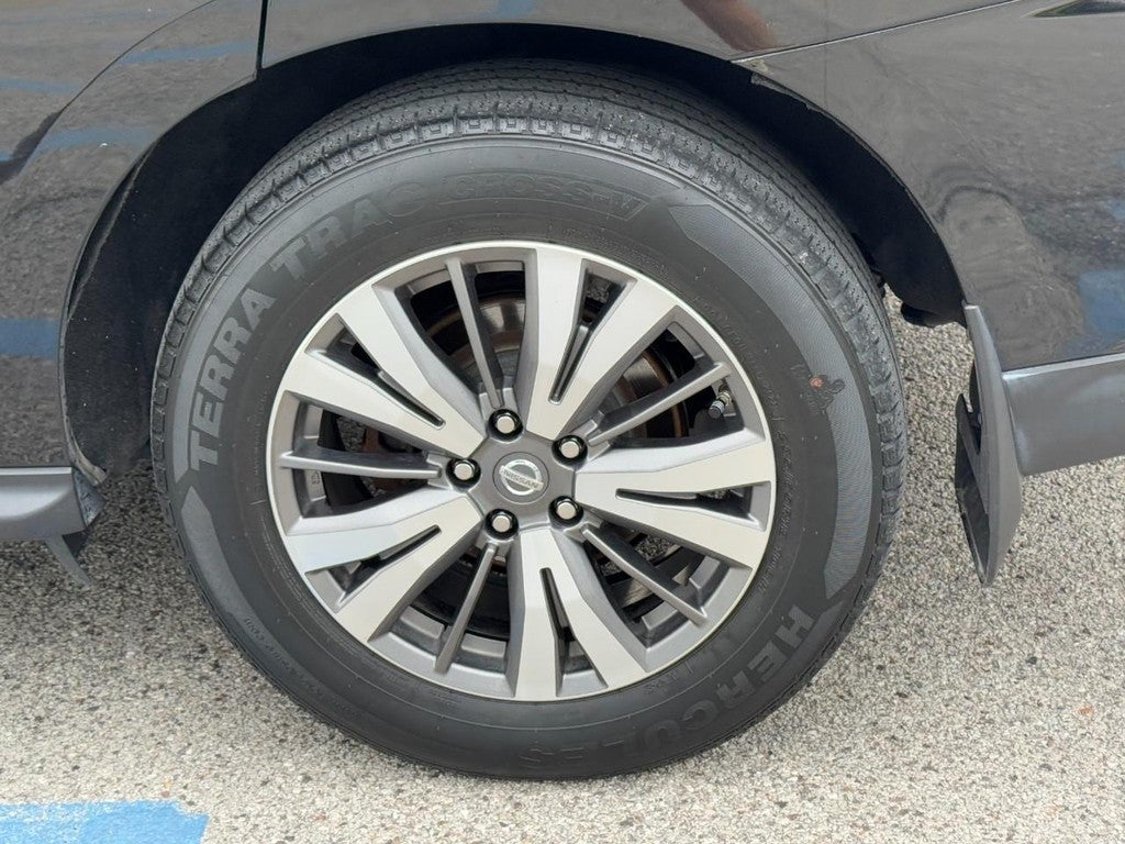 2017 Nissan Pathfinder SL