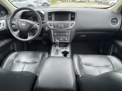 2017 Nissan Pathfinder SL