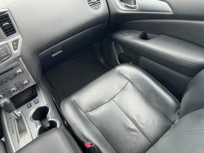 2017 Nissan Pathfinder SL