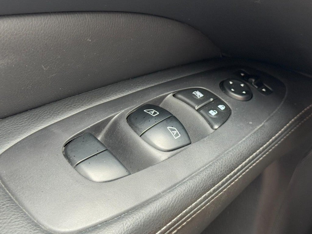 2017 Nissan Pathfinder SL