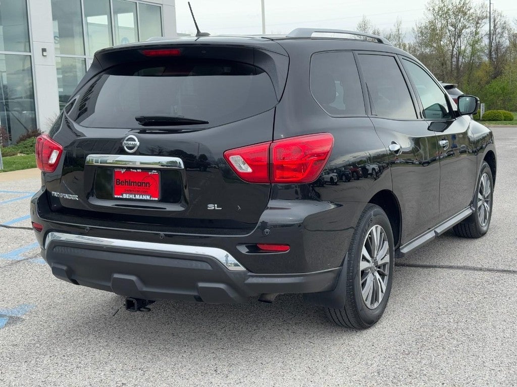 2017 Nissan Pathfinder SL