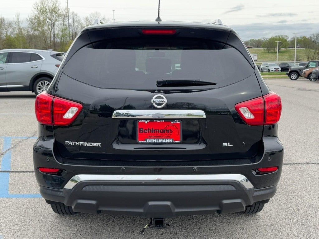 2017 Nissan Pathfinder SL