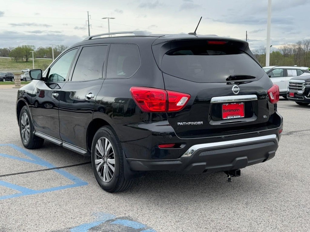 2017 Nissan Pathfinder SL
