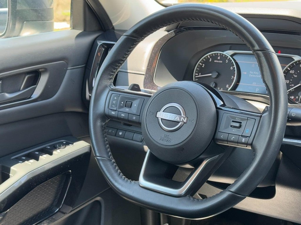 2023 Nissan Pathfinder SV