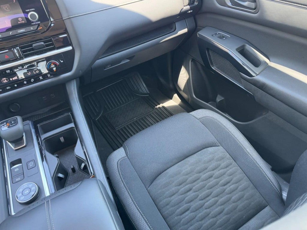 2023 Nissan Pathfinder SV