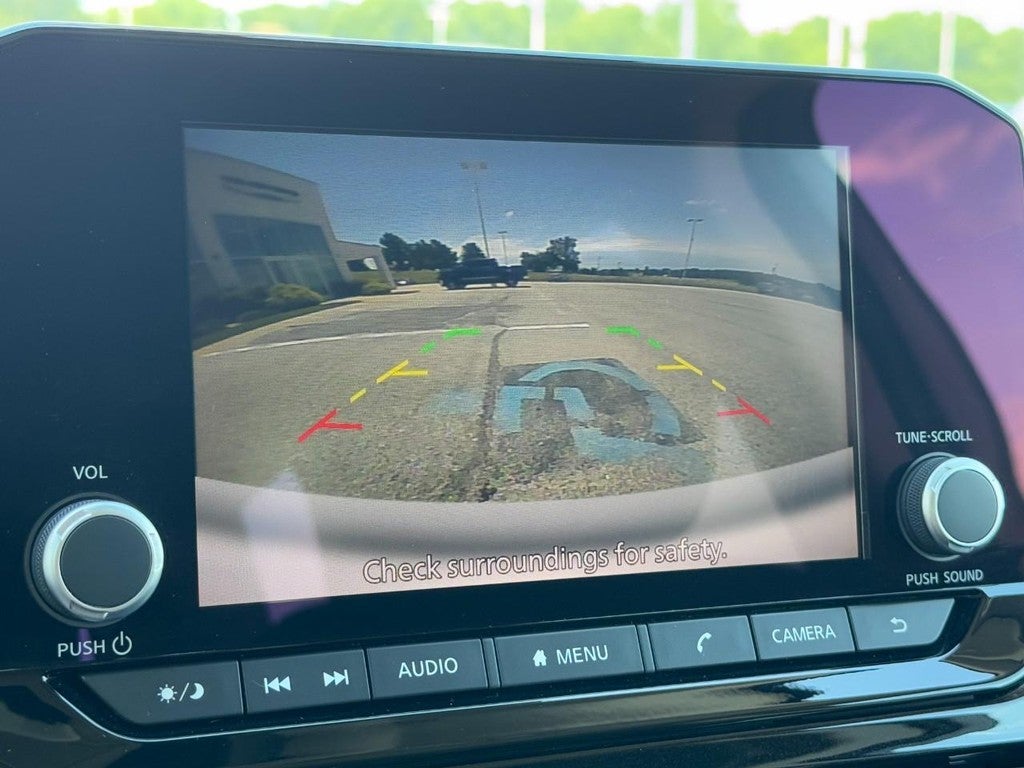 2023 Nissan Pathfinder SV