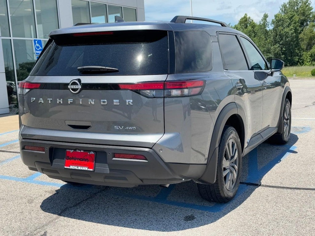 2023 Nissan Pathfinder SV