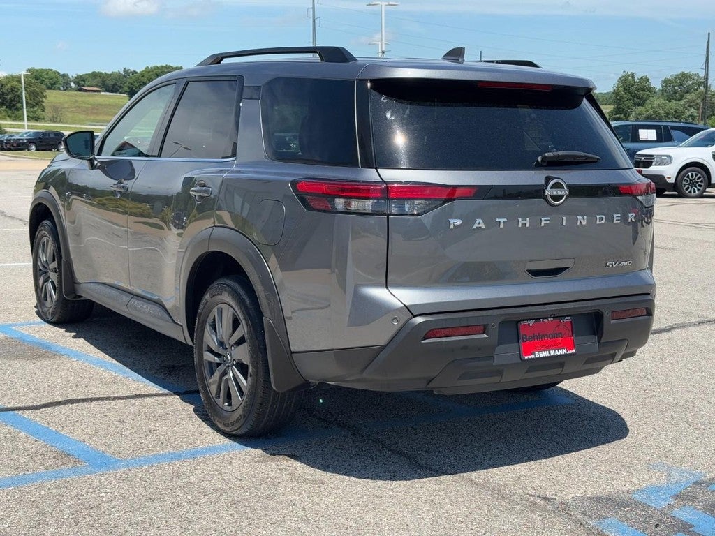 2023 Nissan Pathfinder SV