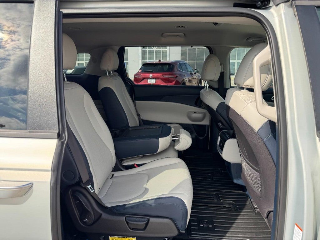 2025 Kia Carnival Hybrid EX